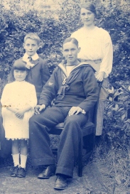 Robert Mitchell and siblings